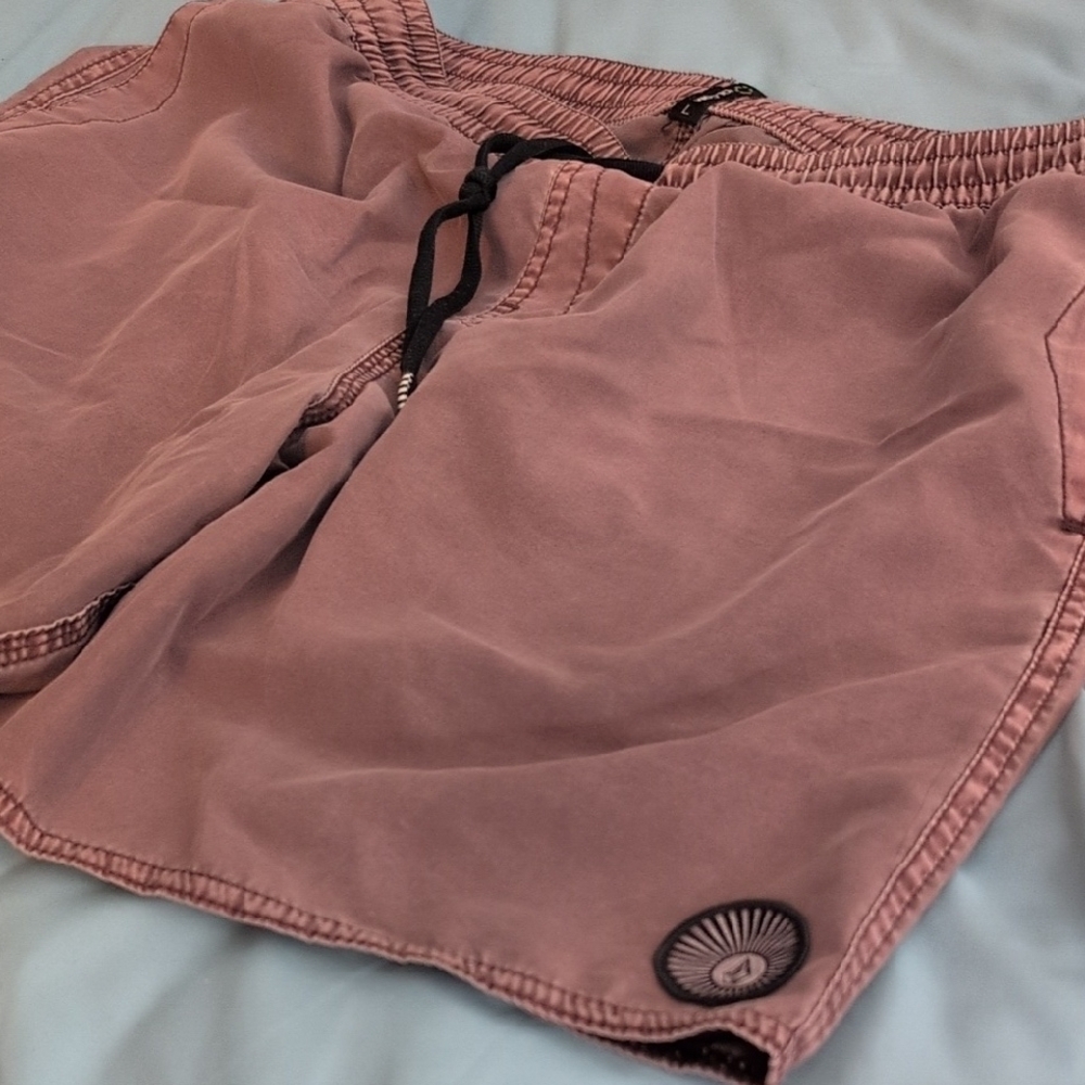 Volcom Lido Volley Shorts Dusty Purple Like New Size L